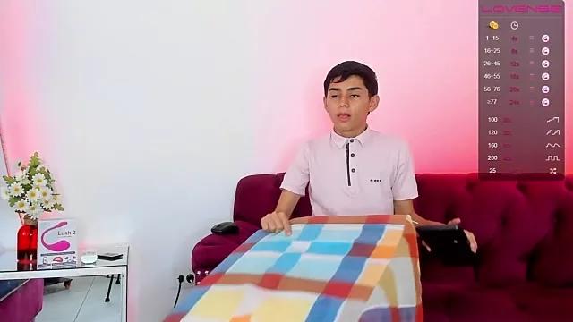 LittleMaxi from StripChat