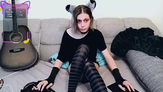 Littlepinkcat from StripChat