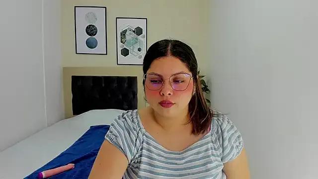 Liz_mannah from StripChat is Freechat