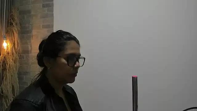 Lizz-Deepthroat from StripChat is Freechat