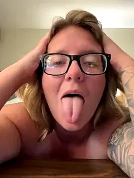 Lizzyloo from StripChat