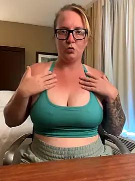 Lizzyloo from StripChat