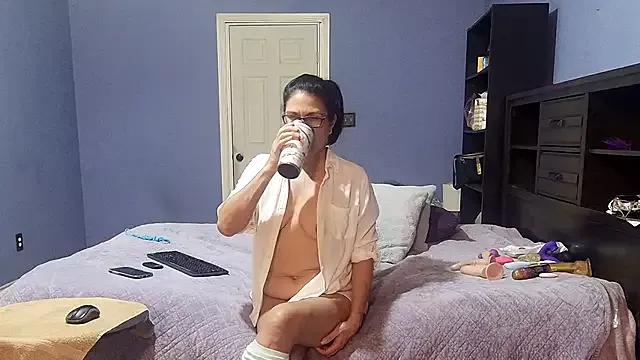 LizzyRU from StripChat