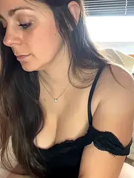 Loella-Rose from StripChat