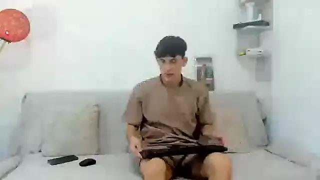 logan_thomas from StripChat is Freechat
