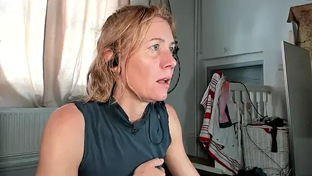 Lola_Belgium from StripChat