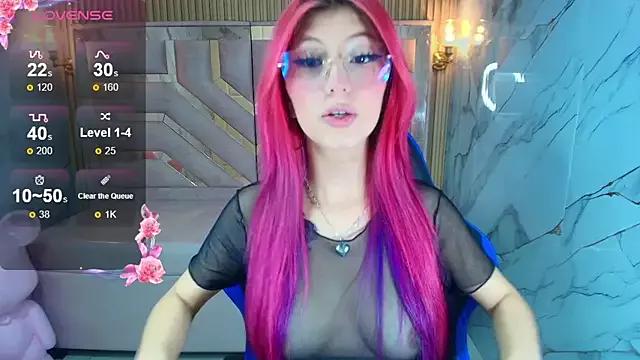 lola_bonnie_r from StripChat is Freechat