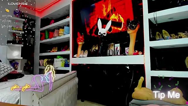 Lola_bs from StripChat