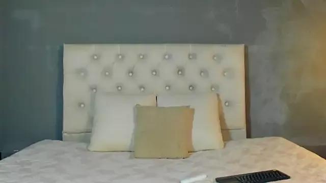 lola_red95 from StripChat