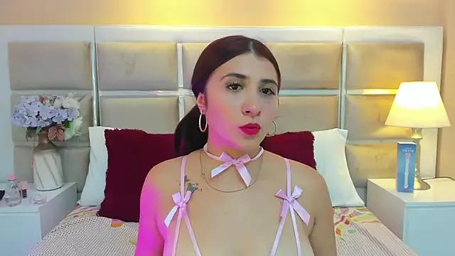 Lola_vibe from StripChat is Freechat