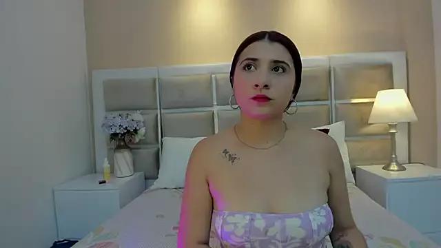 Lola_Vibe_ from StripChat is Freechat