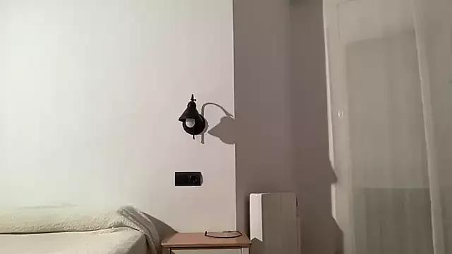 Lolaaaaa001 from StripChat