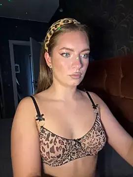 Lolababydoll from StripChat