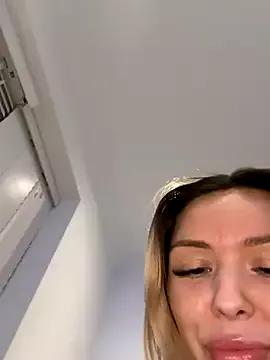 lolableux from StripChat
