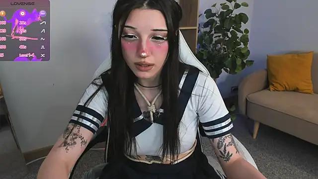 LolaHarrison from StripChat