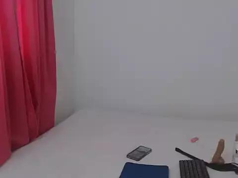 lolascarlett from StripChat is Freechat