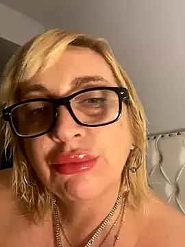 Lolasexie from StripChat is Freechat