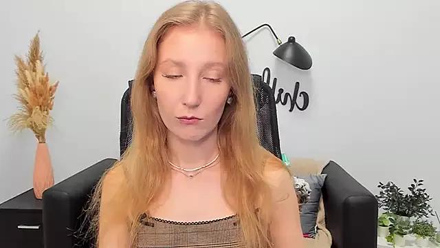 LolaWilsons from StripChat is Freechat