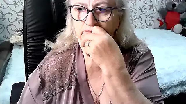 LolkaAlyss from StripChat