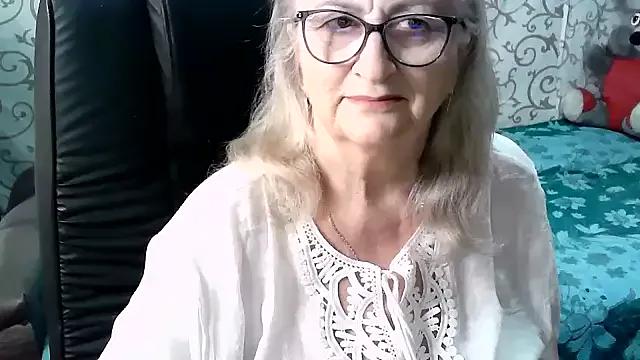 LolkaAlyss from StripChat