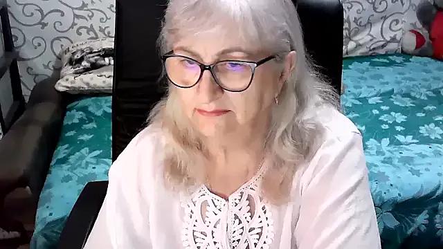 LolkaAlyss from StripChat is Freechat