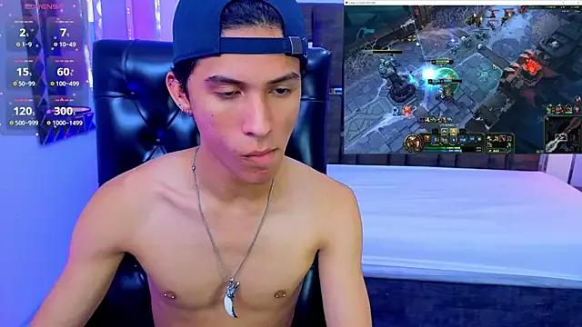 LouiRouse from StripChat is Freechat