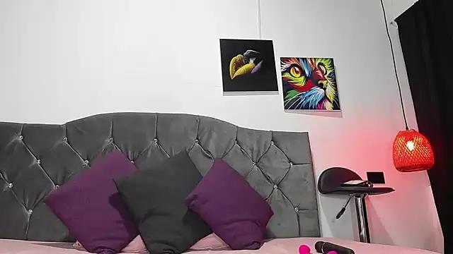 Girls: try live performances with matured performers, from dancing to quirks, in a variety of beautiful sex cams.