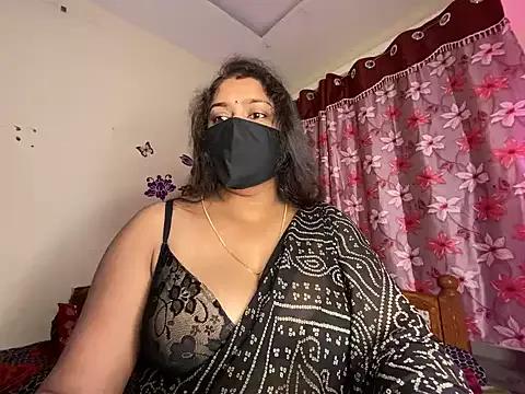 LouleyRanii from StripChat