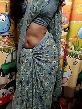 Loveliee from StripChat is Freechat