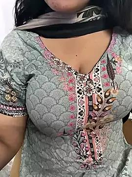lovely_zara from StripChat is Freechat