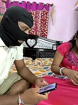 Lovlycouple1 from StripChat