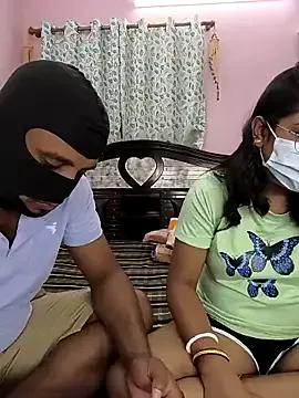 Lovlycouple1 from StripChat