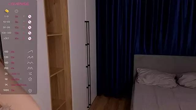 luize_laurent from StripChat is Freechat
