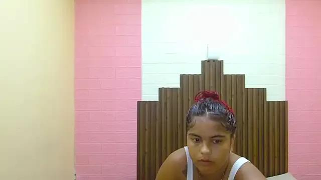 Lulu_James from StripChat is Freechat