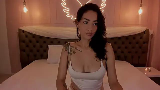 luna_hot_ass from StripChat is Freechat