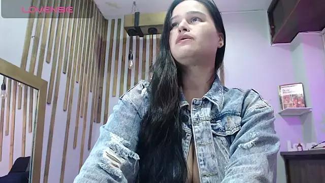 Luna_johnsonn from StripChat is Freechat