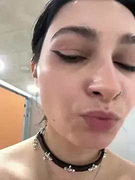 lunalovelee from StripChat is Freechat