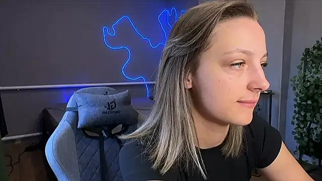 LunaShelter from StripChat is Freechat