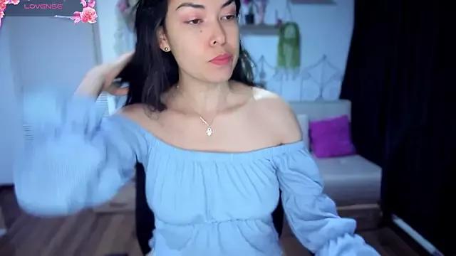 Lunlunera from StripChat