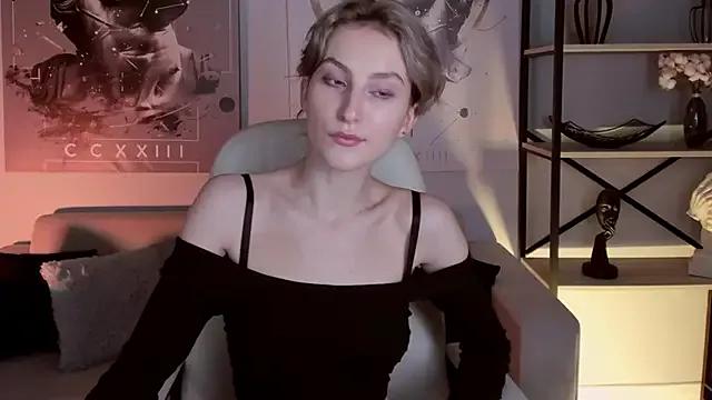 LuxRayi from StripChat is Freechat