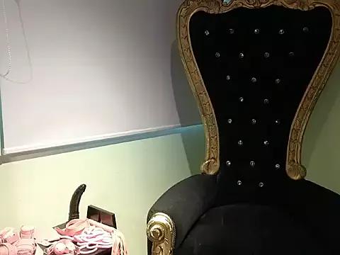 luxxi003 from StripChat