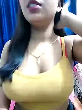 Maahhii_2 webcams show profile image 