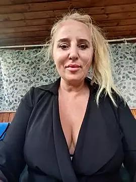 Madam_Evi from StripChat