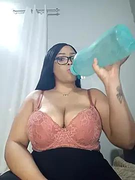 Photos of MadamPinky from StripChat is Freechat