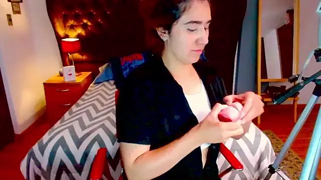 maddie_beauty from StripChat