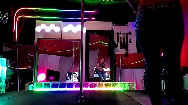 Girls: try live performances with matured performers, from dancing to quirks, in a variety of beautiful sex cams.