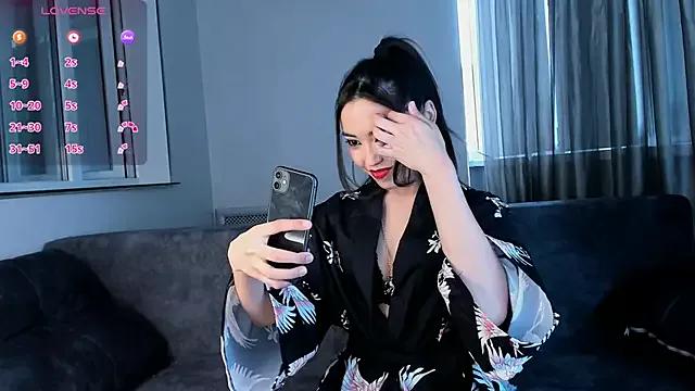 MaeAtwood from StripChat