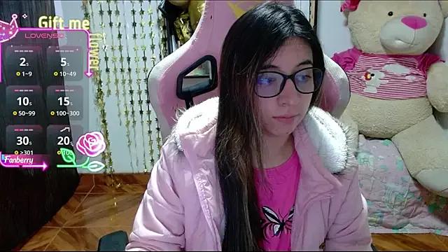 Maggie_Fox3 from StripChat is Freechat