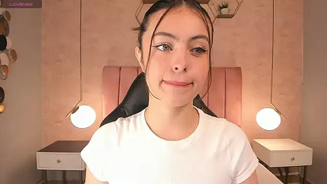magic_fernanda from StripChat is Freechat