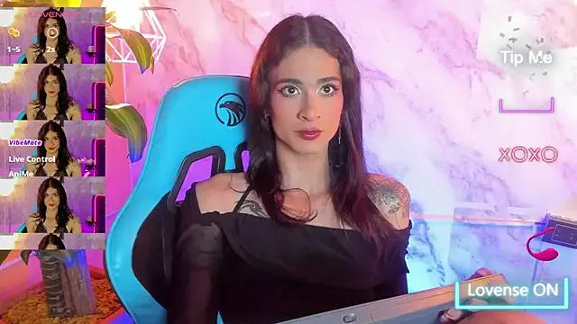 Mara_friendboy699 from StripChat